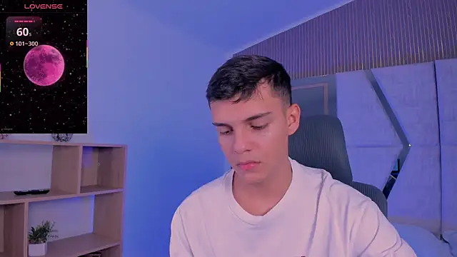 JacobRoberts1 online show from November 2025 08:23:01 PM