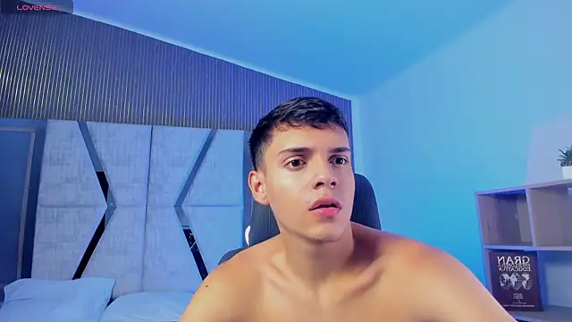 JacobRoberts1 online show from October 2025 08:42:01 PM