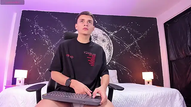 JacobRoberts1 online show from March 2025 04:45:02 AM