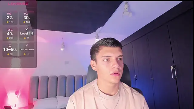 JacobRoberts1 online show from September 2025 01:44:01 PM