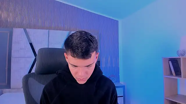 JacobRoberts1 online show from October 2025 08:21:01 PM