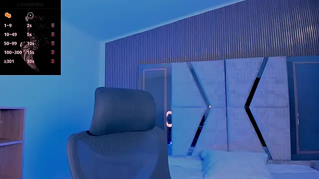 JacobRoberts1 online show from November 2025 07:28:02 PM