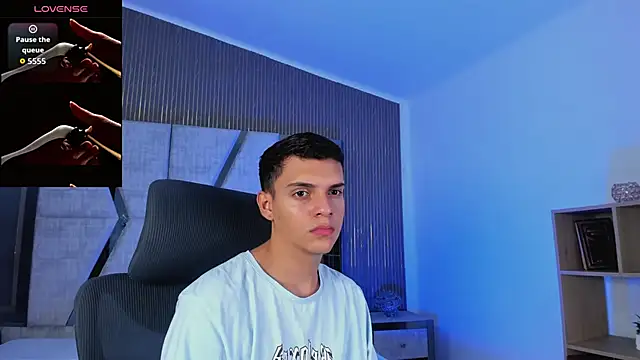 JacobRoberts1 online show from October 2025 08:39:02 PM