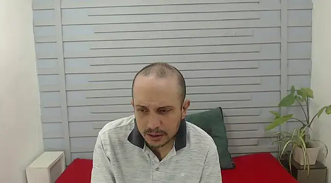 Snapshot of JhonTorres018 chatting on February 2025 07:30:01 PM JhonTorres018 online show from February 2025 07:30:01 PM