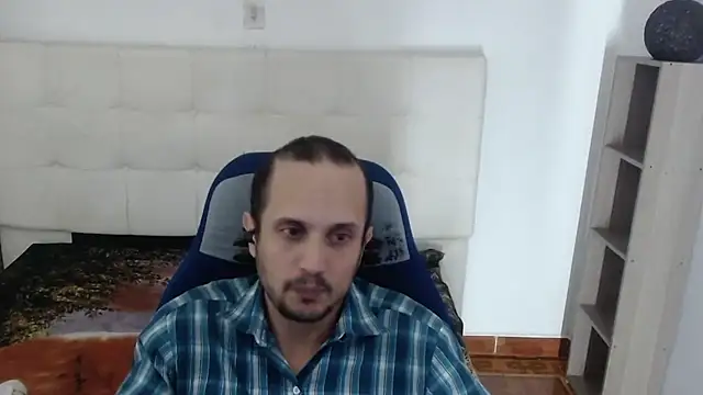 JhonTorres018 online show from November 2025 09:41:02 AM