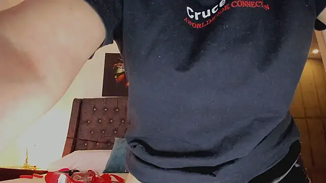 Skay Hot online show from January 2026 09:40:01 PM