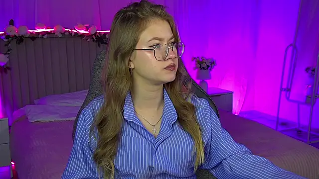 EveMundie online show from November 2025 10:37:01 AM