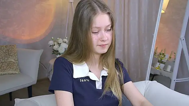 EveMundie online show from April 2026 12:17:02 PM