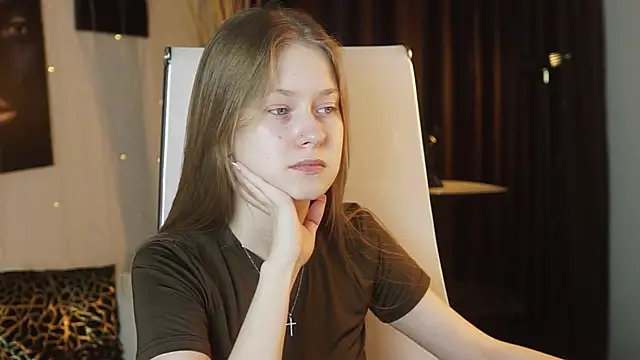 EveMundie online show from April 2026 07:45:02 AM