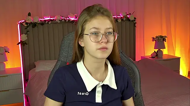 EveMundie online show from October 2025 10:47:02 AM