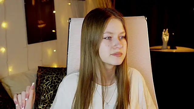 EveMundie online show from February 2026 12:48:02 PM