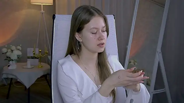 EveMundie online show from March 2026 06:40:01 AM