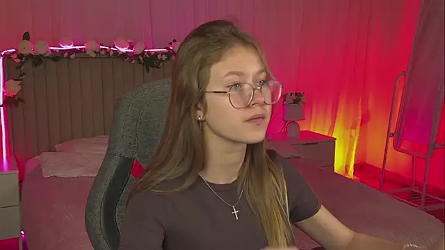 EveMundie online show from November 2025 12:20:02 PM