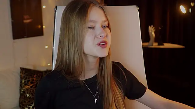 EveMundie online show from March 2026 01:04:01 PM