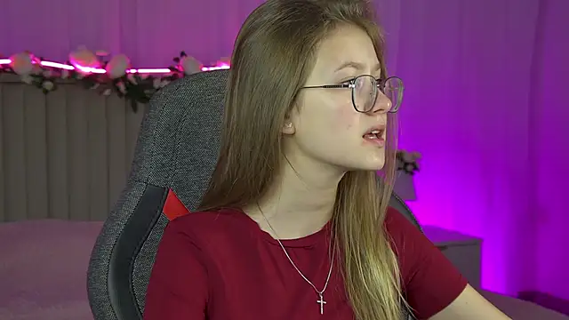 EveMundie online show from September 2025 06:25:01 AM