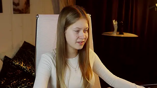 EveMundie online show from December 2025 11:14:01 AM