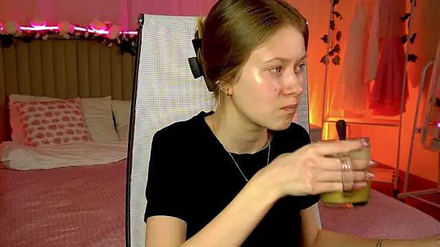 EveMundie online show from March 2026 11:40:02 AM