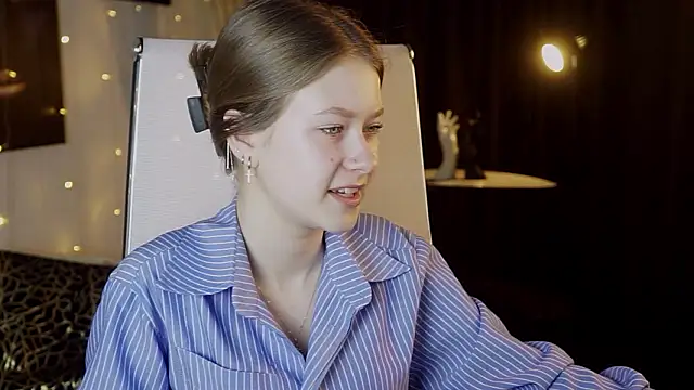 EveMundie online show from March 2026 06:32:02 AM