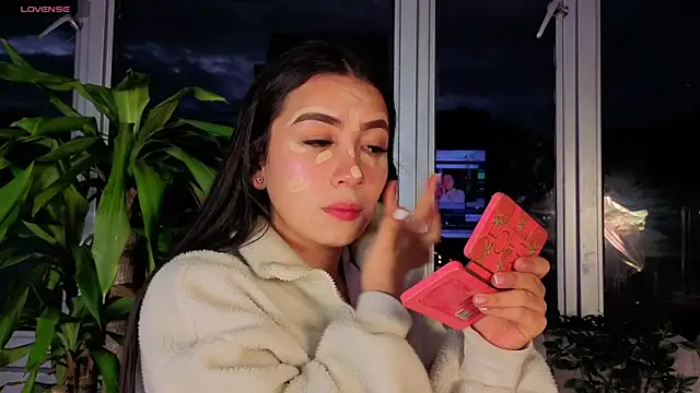 Snapshot of Ivanna_West chatting on October 2025 10:25:02 AM Ivanna West online show from October 2025 10:25:02 AM