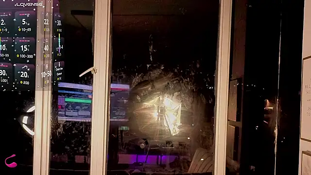 Snapshot of Ivanna_West chatting on November 2025 10:04:02 AM Ivanna West online show from November 2025 10:04:02 AM