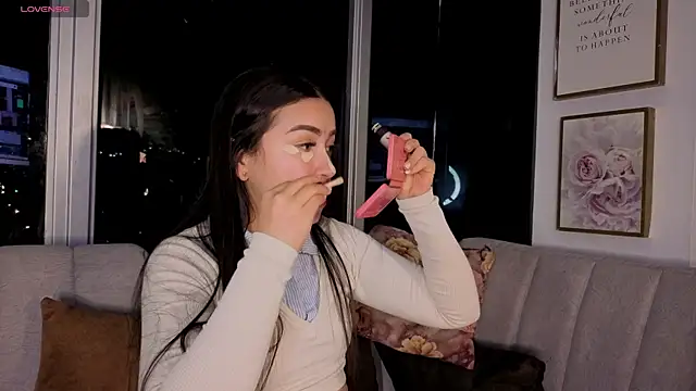 Snapshot of Ivanna_West chatting on December 2025 10:03:02 AM Ivanna West online show from December 2025 10:03:02 AM