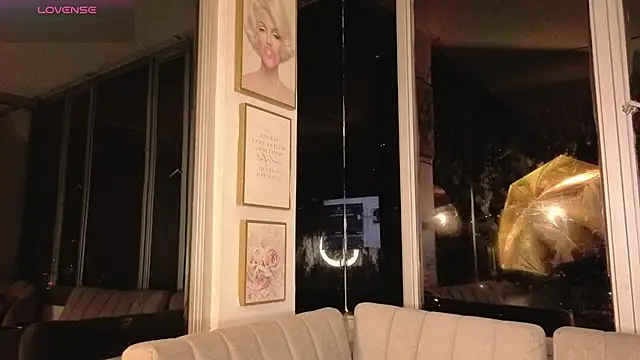 Snapshot of Ivanna_West chatting on March 2026 09:58:01 AM Ivanna West online show from March 2026 09:58:01 AM