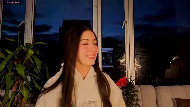 Snapshot of Ivanna_West chatting on October 2025 10:27:01 AM Ivanna West online show from October 2025 10:27:01 AM