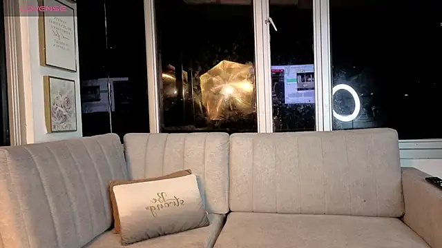 Snapshot of Ivanna_West chatting on April 2026 10:11:02 AM Ivanna West online show from April 2026 10:11:02 AM