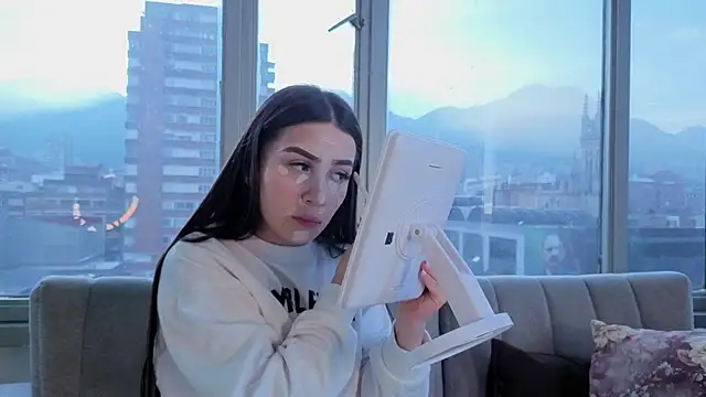 Snapshot of Ivanna_West chatting on December 2025 11:44:02 AM Ivanna West online show from December 2025 11:44:02 AM