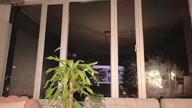 Snapshot of Ivanna_West chatting on November 2025 09:57:01 AM Ivanna West online show from November 2025 09:57:01 AM