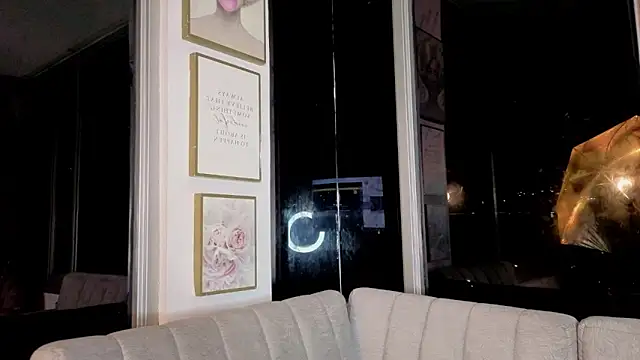 Snapshot of Ivanna_West chatting on April 2026 09:58:02 AM Ivanna West online show from April 2026 09:58:02 AM