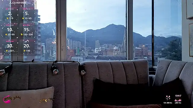 Snapshot of Ivanna_West chatting on October 2025 11:55:01 AM Ivanna West online show from October 2025 11:55:01 AM