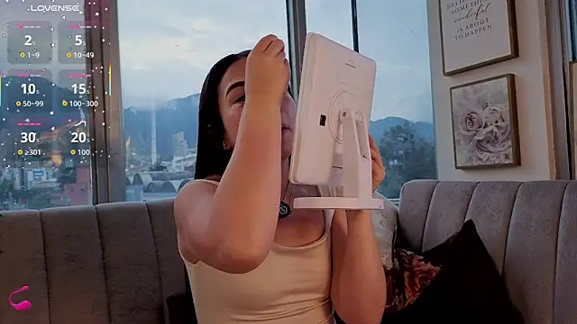 Snapshot of Ivanna_West chatting on November 2025 11:35:02 AM Ivanna West online show from November 2025 11:35:02 AM