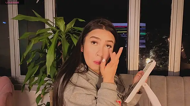 Snapshot of Ivanna_West chatting on October 2025 10:14:01 AM Ivanna West online show from October 2025 10:14:01 AM