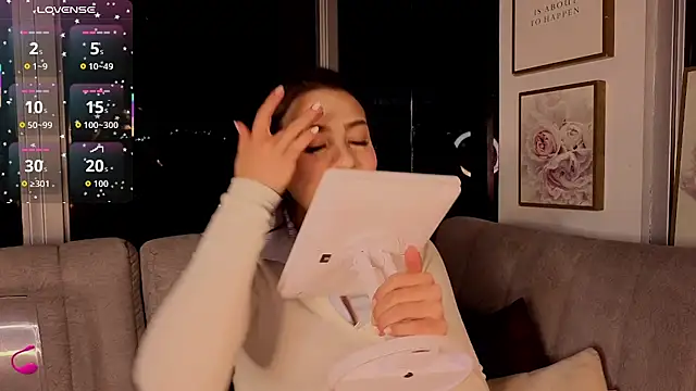 Snapshot of Ivanna_West chatting on November 2025 10:19:02 AM Ivanna West online show from November 2025 10:19:02 AM