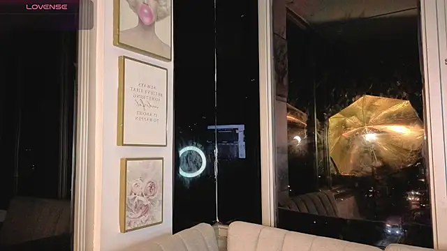 Snapshot of Ivanna_West chatting on April 2026 09:59:02 AM Ivanna West online show from April 2026 09:59:02 AM