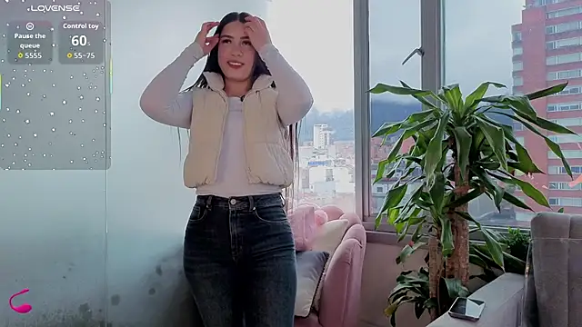 Snapshot of Ivanna_West chatting on November 2025 01:27:02 PM Ivanna West online show from November 2025 01:27:02 PM