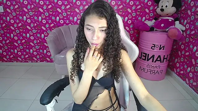 danatella a online show from February 2025 03:55:02 PM