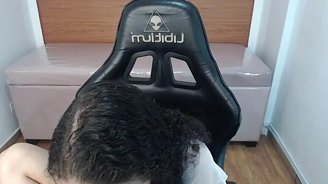 danatella a online show from October 2025 12:59:02 PM