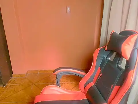 Daianna m  online show from April 2026 05:14:02 PM