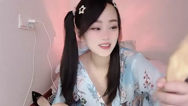 yueyue2003 online show from March 2025 09:20:01 PM