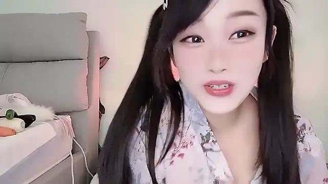 yueyue2003 online show from March 2025 02:32:02 PM