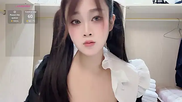 yueyue2003 online show from January 2026 01:37:02 PM