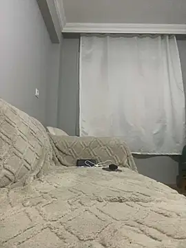 yasemintas online show from December 2025 05:47:02 PM