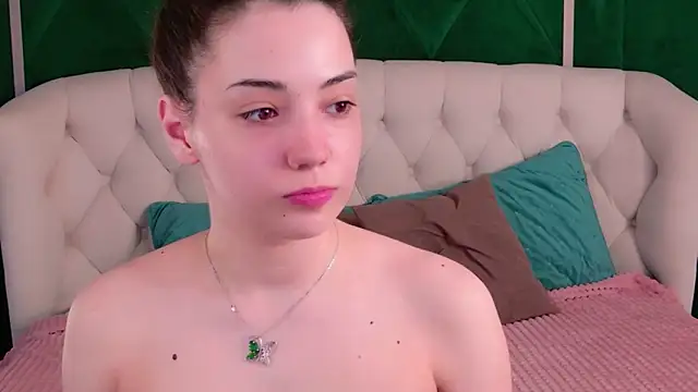 Snapshot of Alice_Deleon chatting on June 2026 11:00:01 AM Alice Deleon online show from June 2026 11:00:01 AM