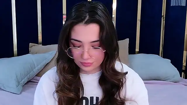 Alice Deleon online show from November 2025 11:44:01 AM