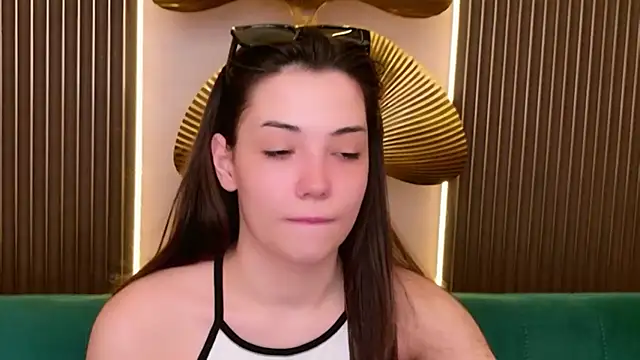 Snapshot of Alice_Deleon chatting on June 2026 10:54:02 AM Alice Deleon online show from June 2026 10:54:02 AM