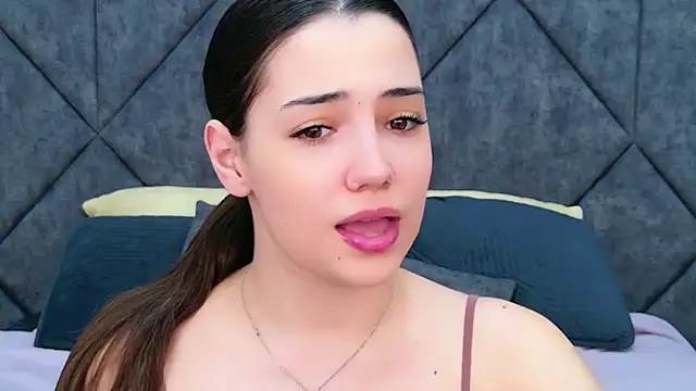 Alice Deleon online show from November 2025 11:09:02 AM