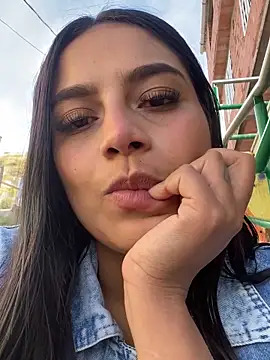 Emily sharlot online show from November 2025 11:49:02 AM