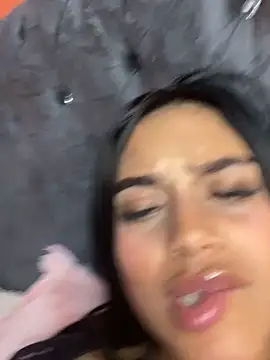 Snapshot of Emily_sharlot chatting on December 2025 11:46:02 AM Emily sharlot online show from December 2025 11:46:02 AM